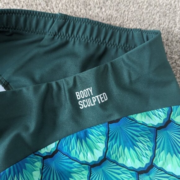 Women's Athletic Leggings Size Medium Mermaidcore Mermaid Green Body Sculpted - Picture 6 of 11